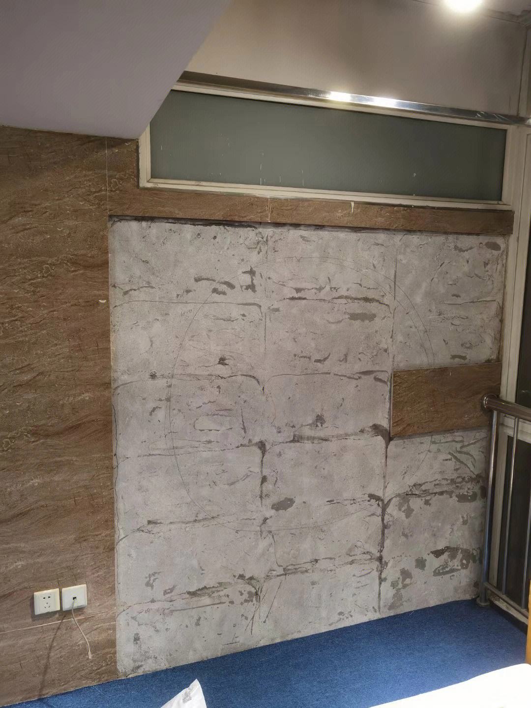 墙砖掉了几块怎么补救呢图片(墙砖掉了几块怎么补救水泥没掉)